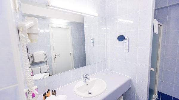 Socializing Hotel Mirna 4*