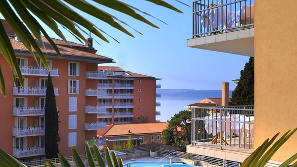 Socializing Hotel Mirna 4*