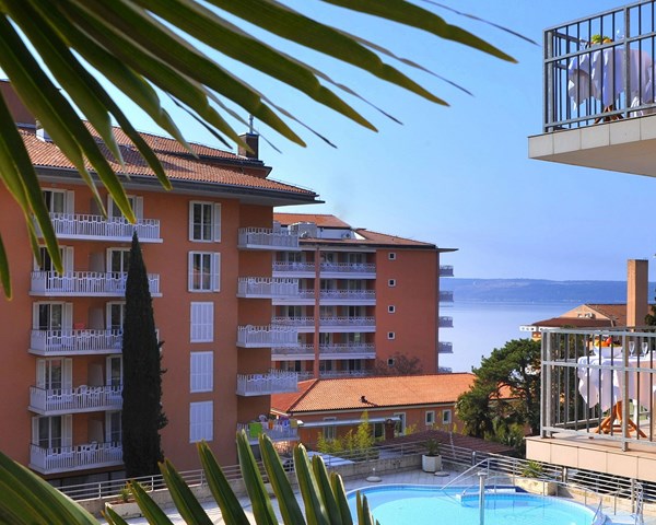 Socializing Hotel Mirna </br>4*